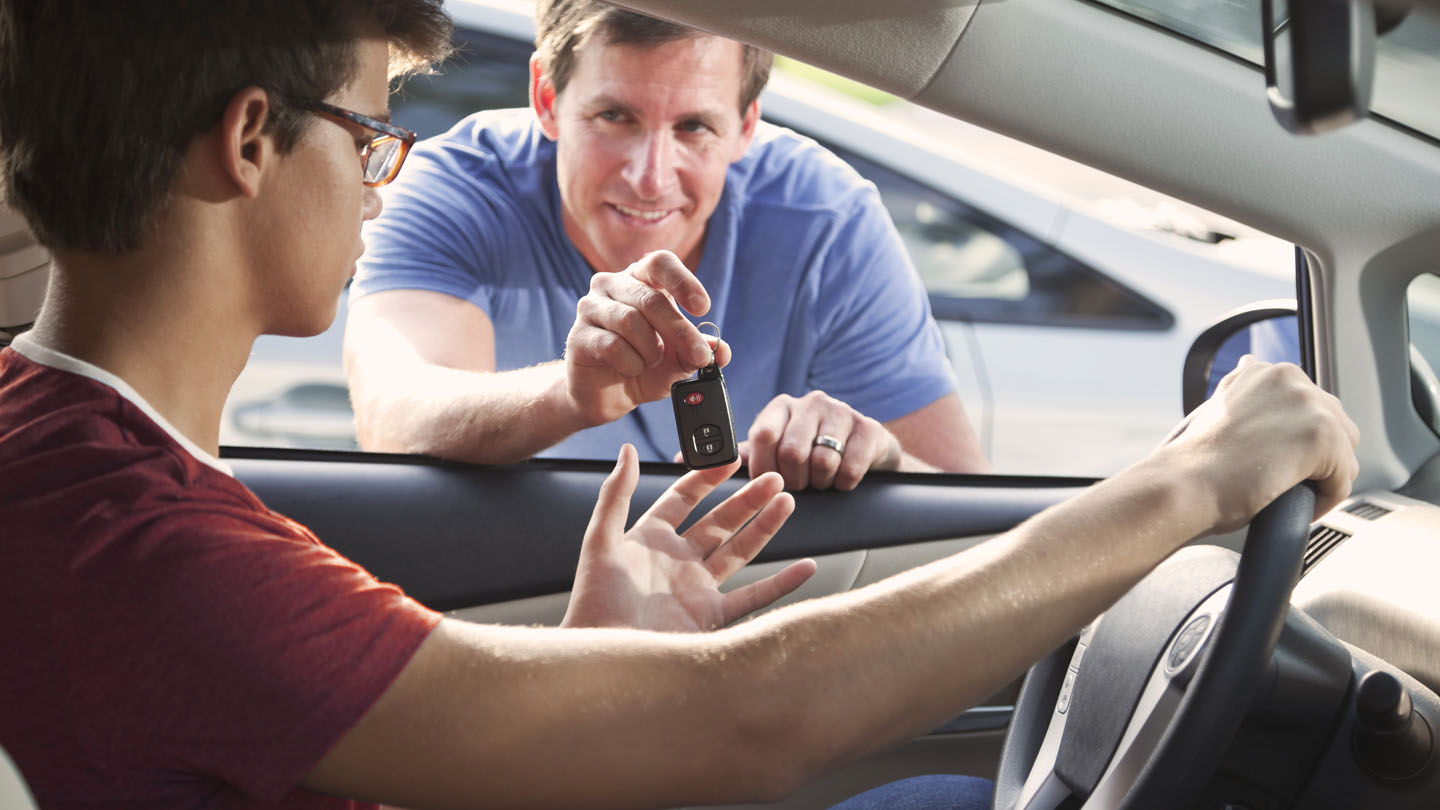 Qué significa la L en los coches y otras dudas sobre conductores noveles