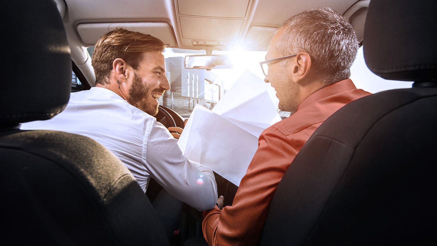 ¿Cómo comprar o traspasar un coche de segunda mano entre particulares?