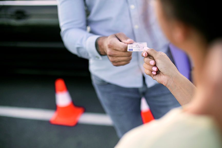 ¿Qué pasos y requisitos necesito cumplir para obtener el carnet provisional?