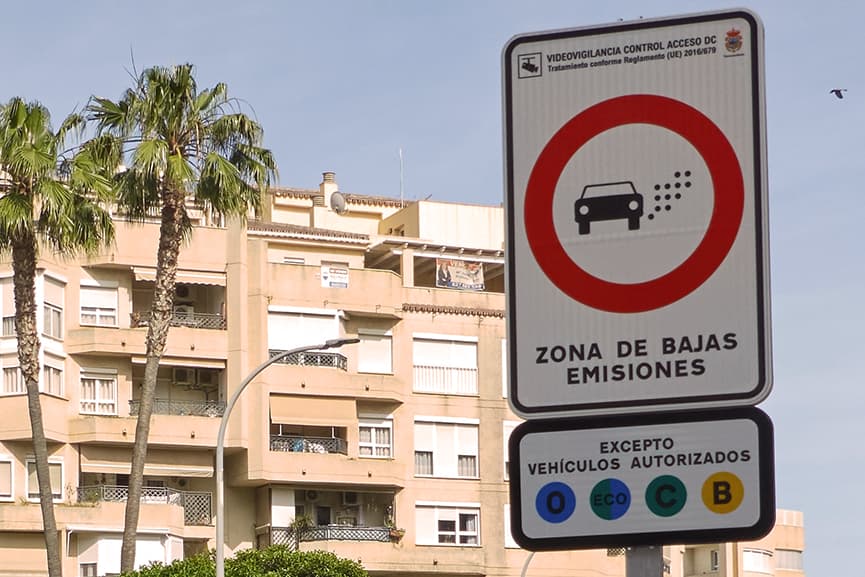 ¿Cuántas zonas de bajas emisiones hay en España?