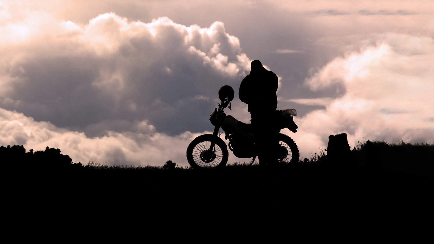 Cómo conducir en moto de noche