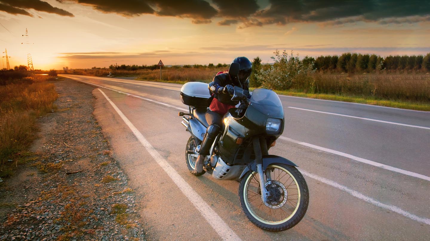 Cómo tomar correctamente las curvas con una moto