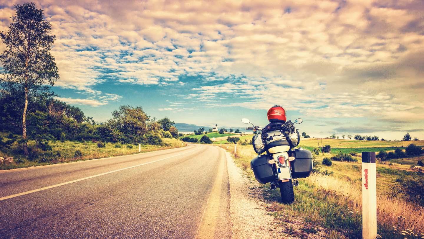 10 elementos que debemos incluir para viajar en moto