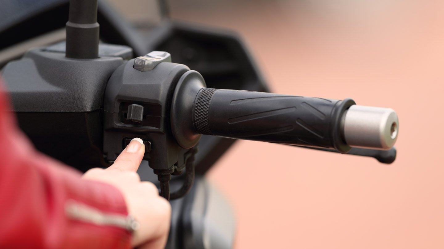 Ácido para la batería de la moto: se prohíbe su venta en España