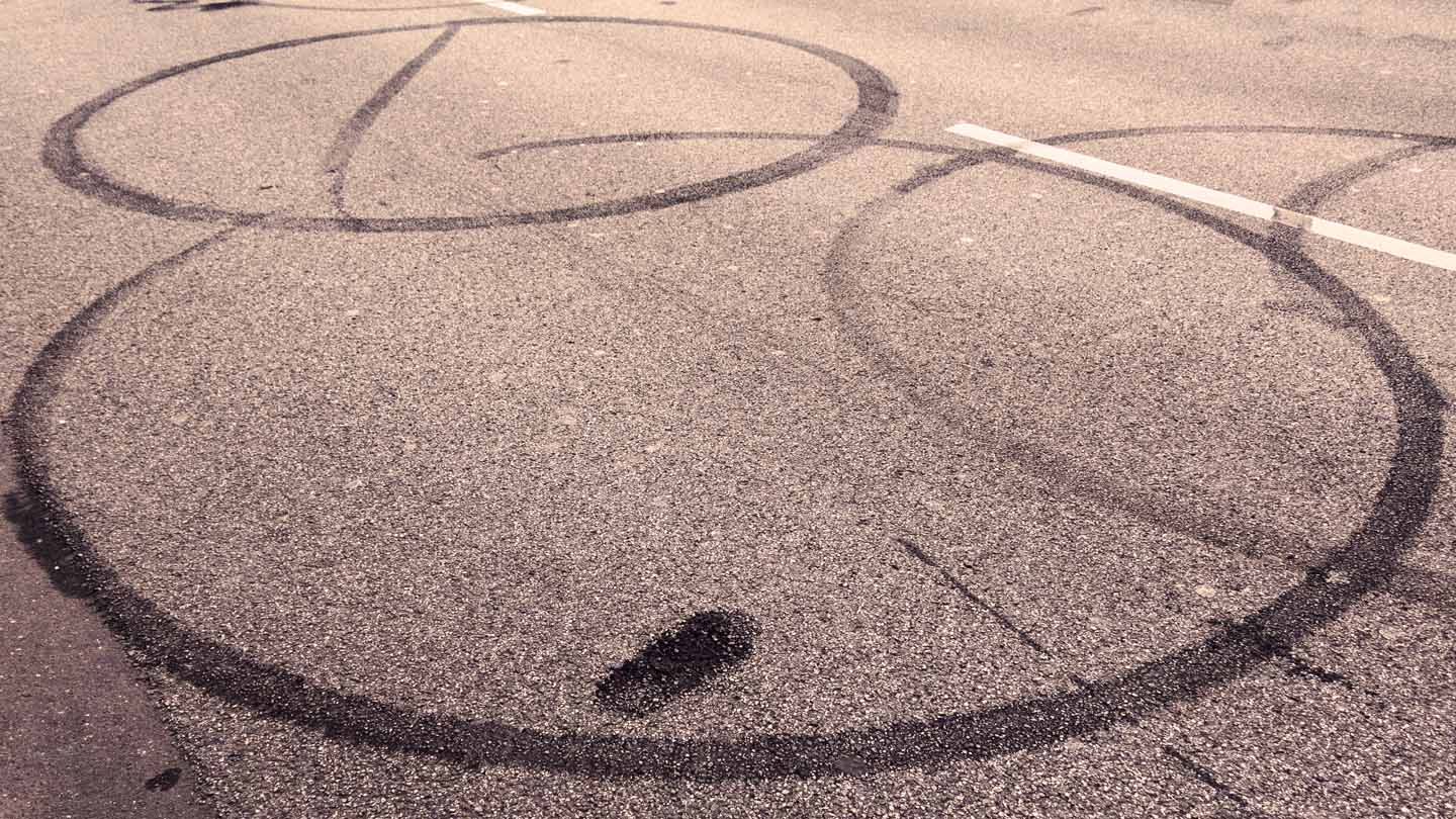 ¿Qué debo hacer en el caso de que me caiga de la moto?