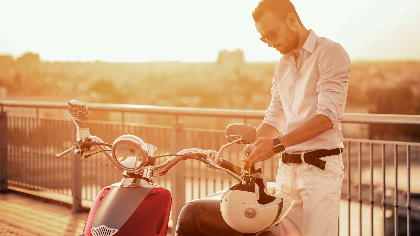 Cómo subir y bajar de la moto