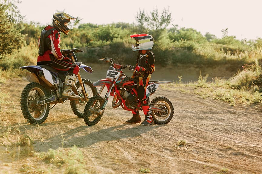 ¿Cómo elegir casco de motos para niños?