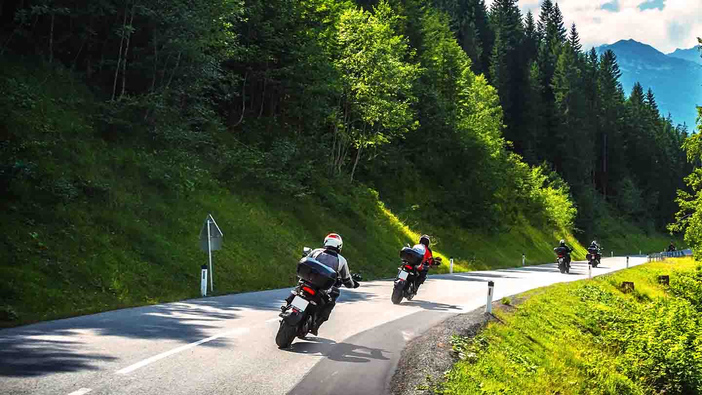 Conducción en grupo con tu moto