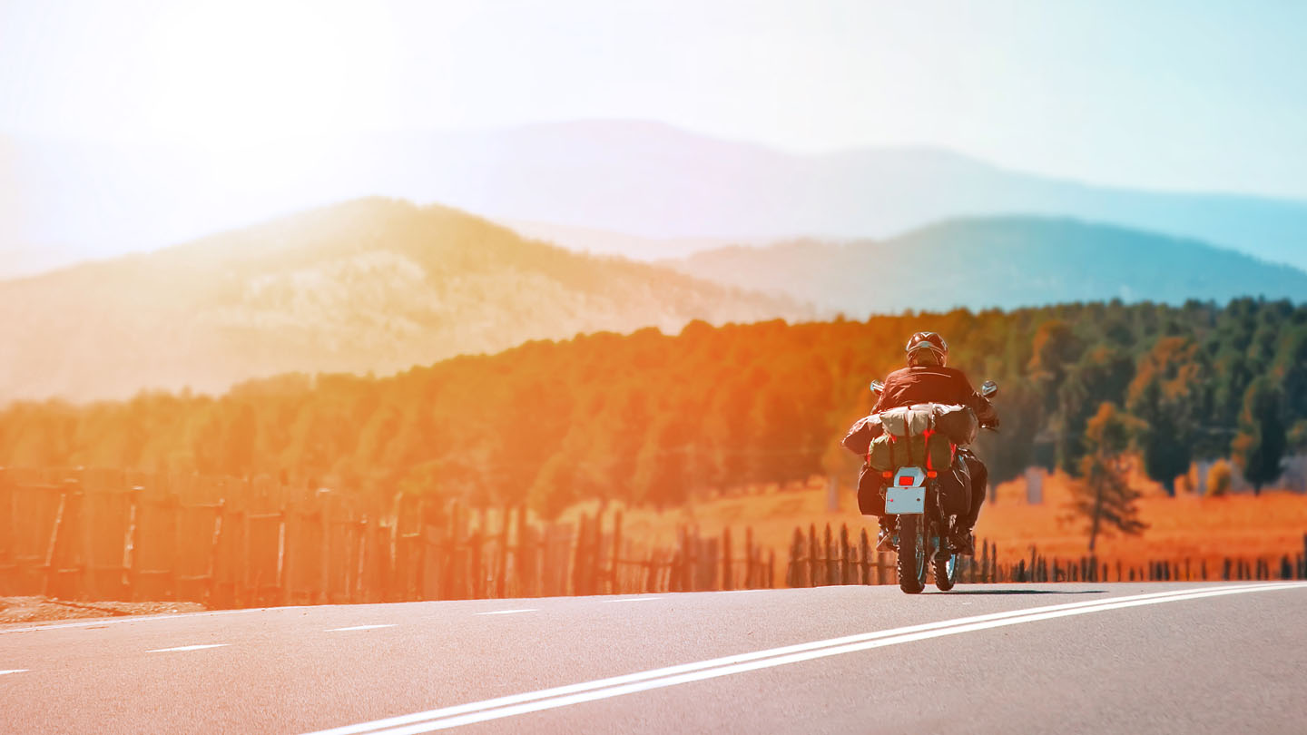 Viajar en moto en tus vacaciones de verano