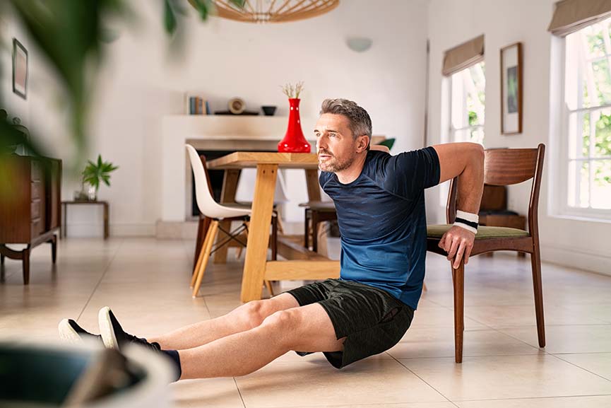 Crea tu gimnasio en casa con objetos del hogar