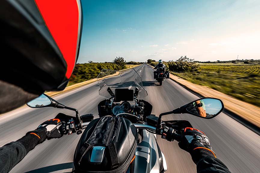 Equipamiento y preparación para largos viajes en moto