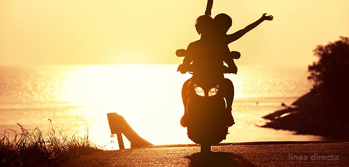 ¿Pueden ir dos personas en una moto en el desconfinamiento?