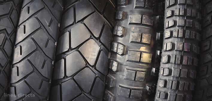 ¿Cuándo debo cambiar las ruedas de la moto?