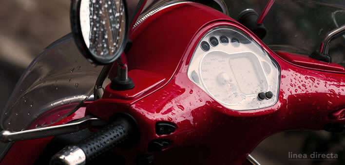 Conducir la moto con lluvia