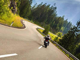 Elementos necesarios para viajar en moto