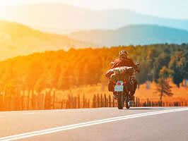 Consejos para viajar en moto en tus vacaciones de verano
